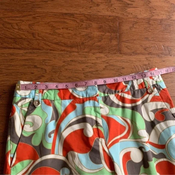 Madison Retro Print Capris - Picture 3 of 12